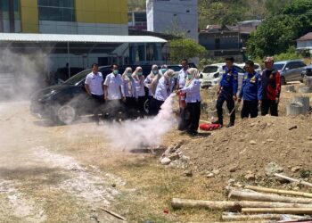 simulasi kebakaran rumah sakit Parepare bersama Damkar