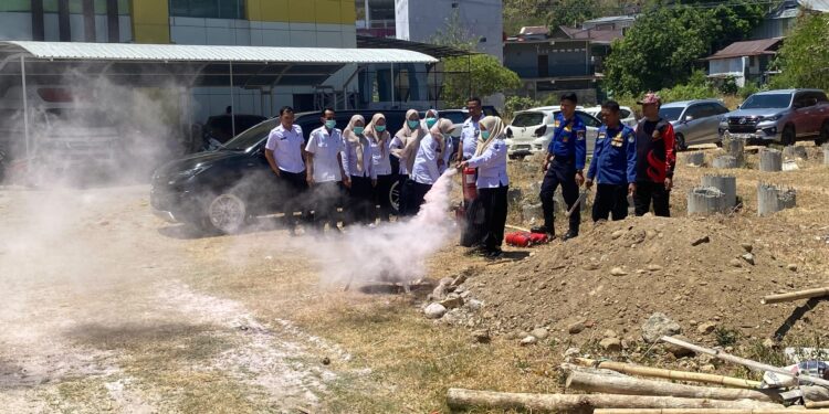 simulasi kebakaran rumah sakit Parepare bersama Damkar