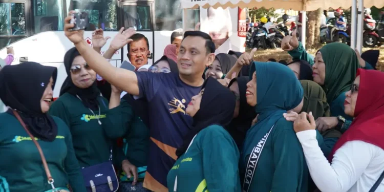 HUT RI ke-81 tenaga kesehatan Kota Parepare di Lapangan Balai Kota Binalipu