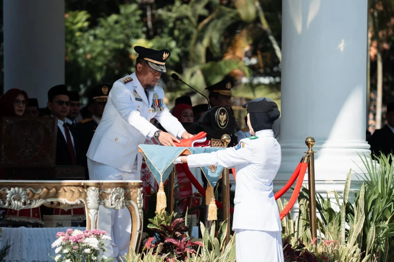 Pembawa Baki HUT RI, Nindy MAN 1 Kota Parepare Bagikan Semangat Prestasi