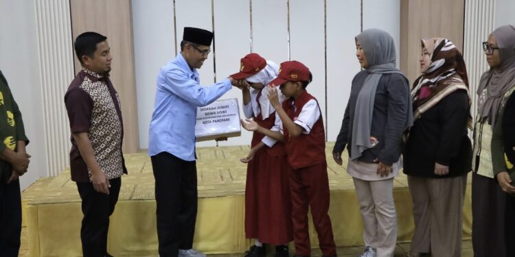 Sedekah Jumat Parepare dari siswa SD dan SMP