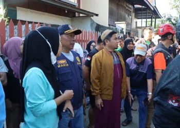 Tasming Hamid tinjau korban kebakaran Parepare di Sumur Jodoh