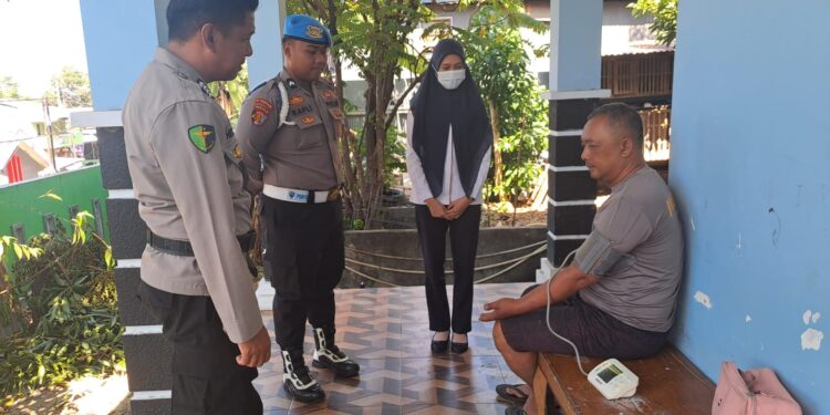 Home visit Polres Parepare oleh Sie Dokkes untuk anggota Polri yang sedang sakit