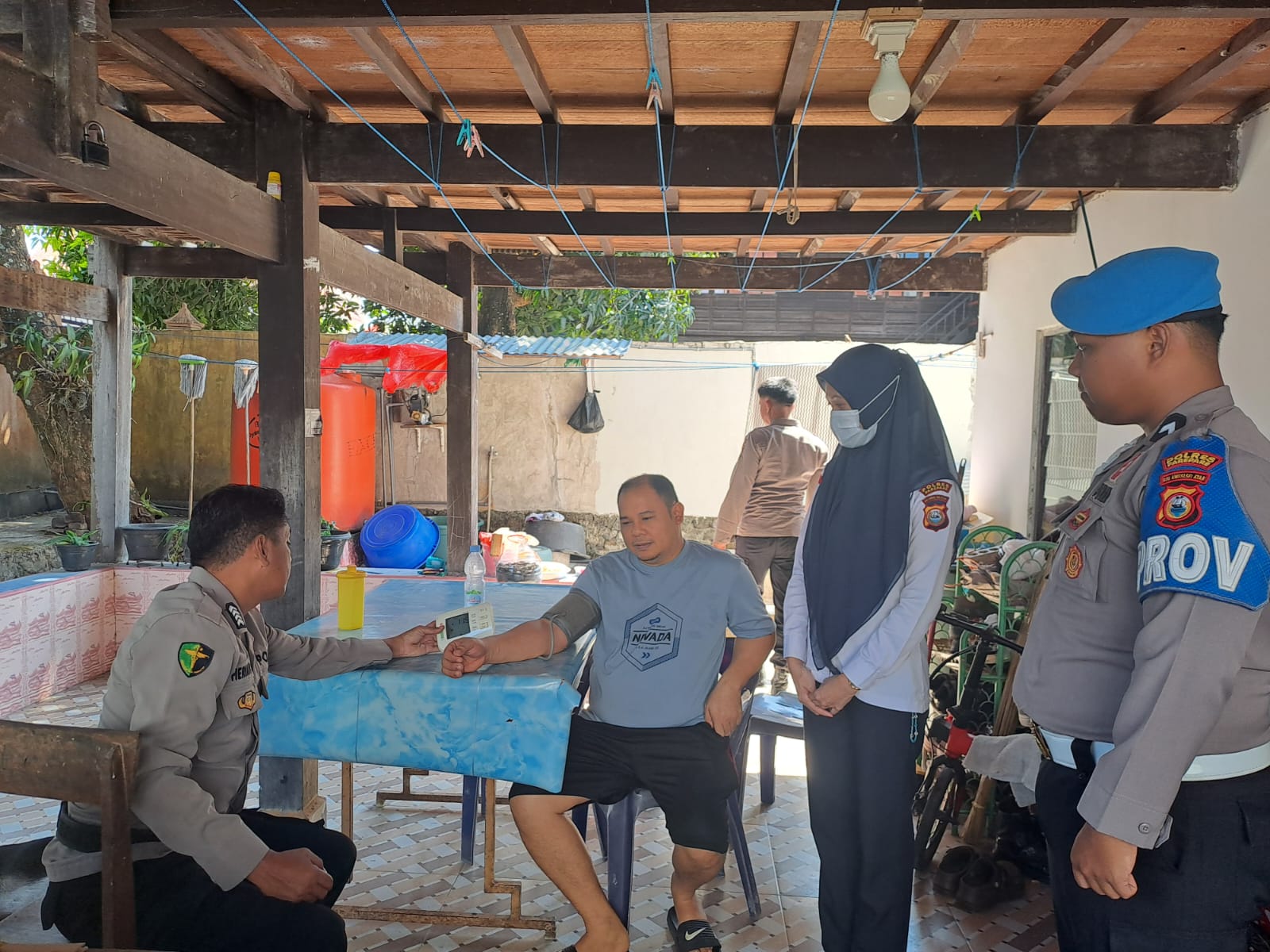 Home visit Polres Parepare oleh Sie Dokkes untuk anggota Polri yang sedang sakit