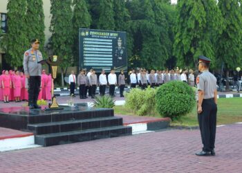 Kapolda Sulsel pimpin apel pagi dan laporan kenaikan pangkat di Mapolda Sulsel