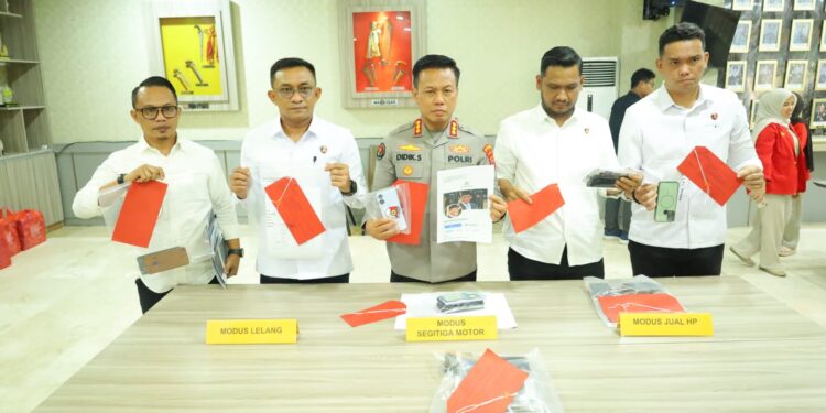 Konferensi Pers Polda Sulsel: Ungkap 11 Modus Penipuan Online, 22 Tersangka Diamankan