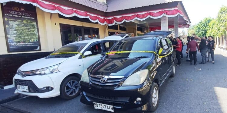 Penyalahgunaan BBM subsidi Parepare, dua mobil Avanza dan 698 liter Pertalite diamankan polisi