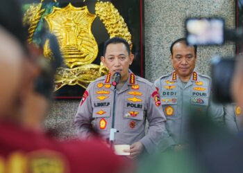 Kapolri siaga erupsi Gunung Anak Krakatau dan meminta jajaran Polri membantu masyarakat terdampak abu vulkanik