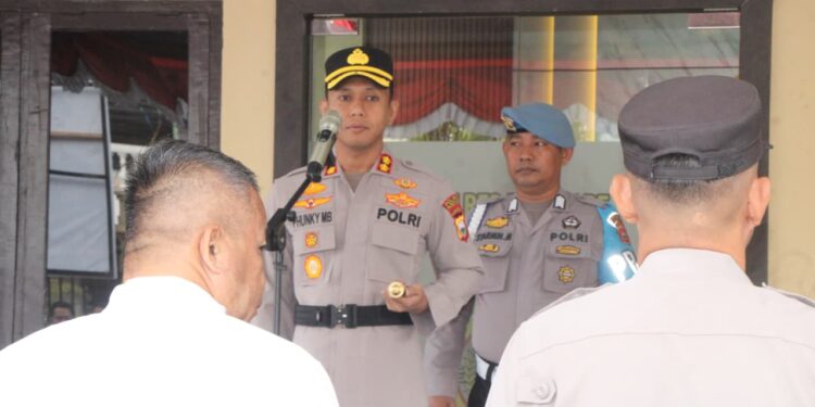 Kapolres Parepare mengingatkan disiplin personel saat apel pagi