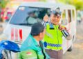 Saat Polantas Jadi Sahabat Sopir, Aksi Humanis di Jalan Mattirotasi Parepare