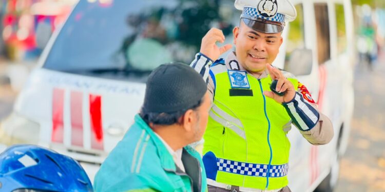 Saat Polantas Jadi Sahabat Sopir, Aksi Humanis di Jalan Mattirotasi Parepare