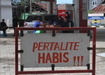 Kelangkaan Pertalite di Parepare membuat warga kesulitan mendapatkan BBM