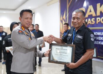 Polres Parepare meraih Juara 2 kategori Mitra Kerja pada Rakernis Bidhumas Polda Sulsel 2026