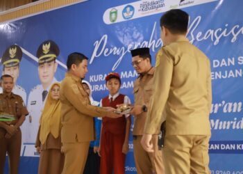 Beasiswa Pendidikan Parepare untuk 793 siswa SD dan SMP disalurkan bersama peluncuran Literasi Al-Qur'an TSM oleh Tasming Hamid